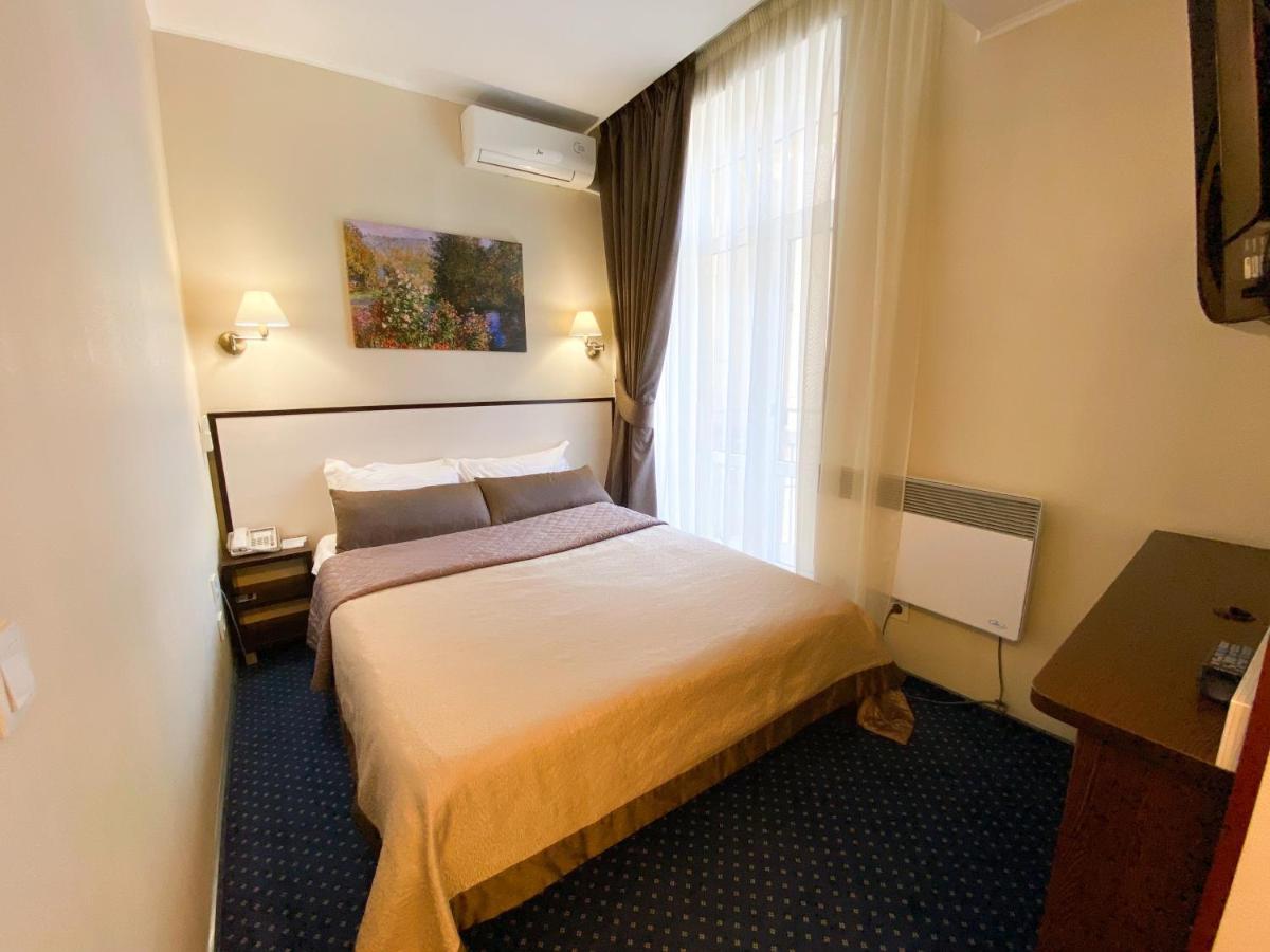 Teatralny Hotel Zaporizhia Eksteriør billede